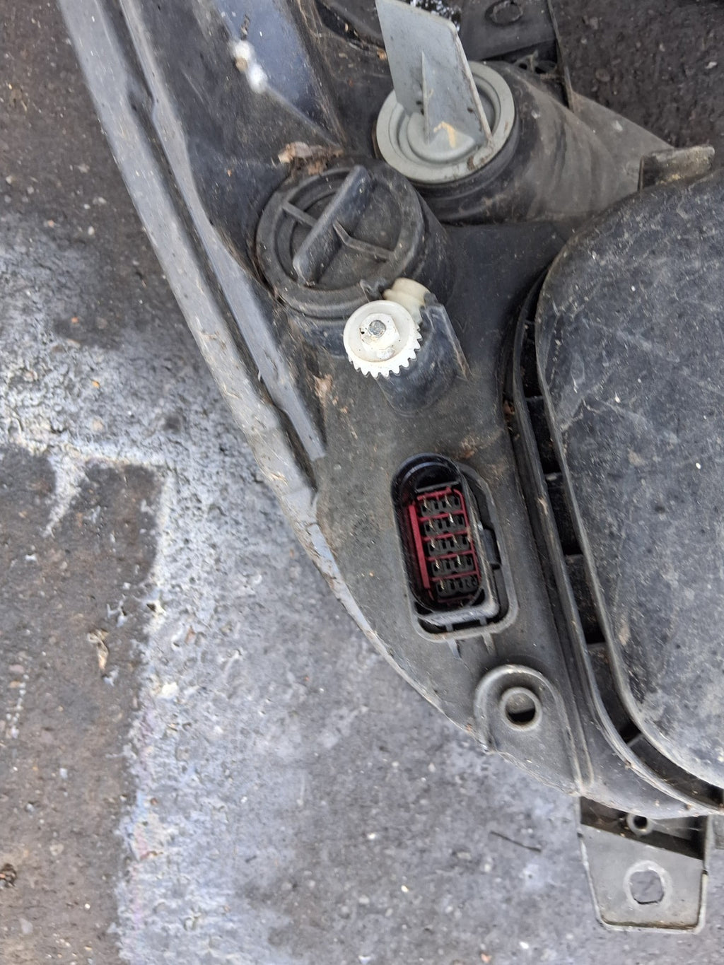 2016 MERCEDES SPRINTER W906 NSF PASSENGER SIDE FRONT LEFT HEADLIGHT A9068200361