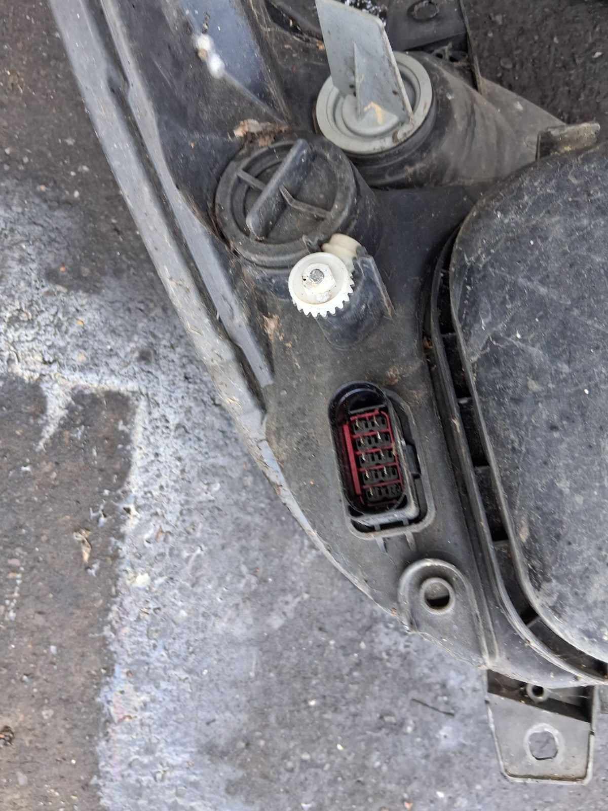 2016 MERCEDES SPRINTER W906 NSF PASSENGER SIDE FRONT LEFT HEADLIGHT A9068200361