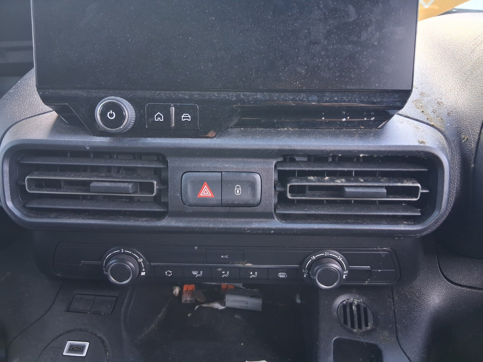 2024 CITROEN BERLINGO MK3 K9 FRONT BOTH AIR VENT CENTER AIR VENTS HAZARD SWITCH