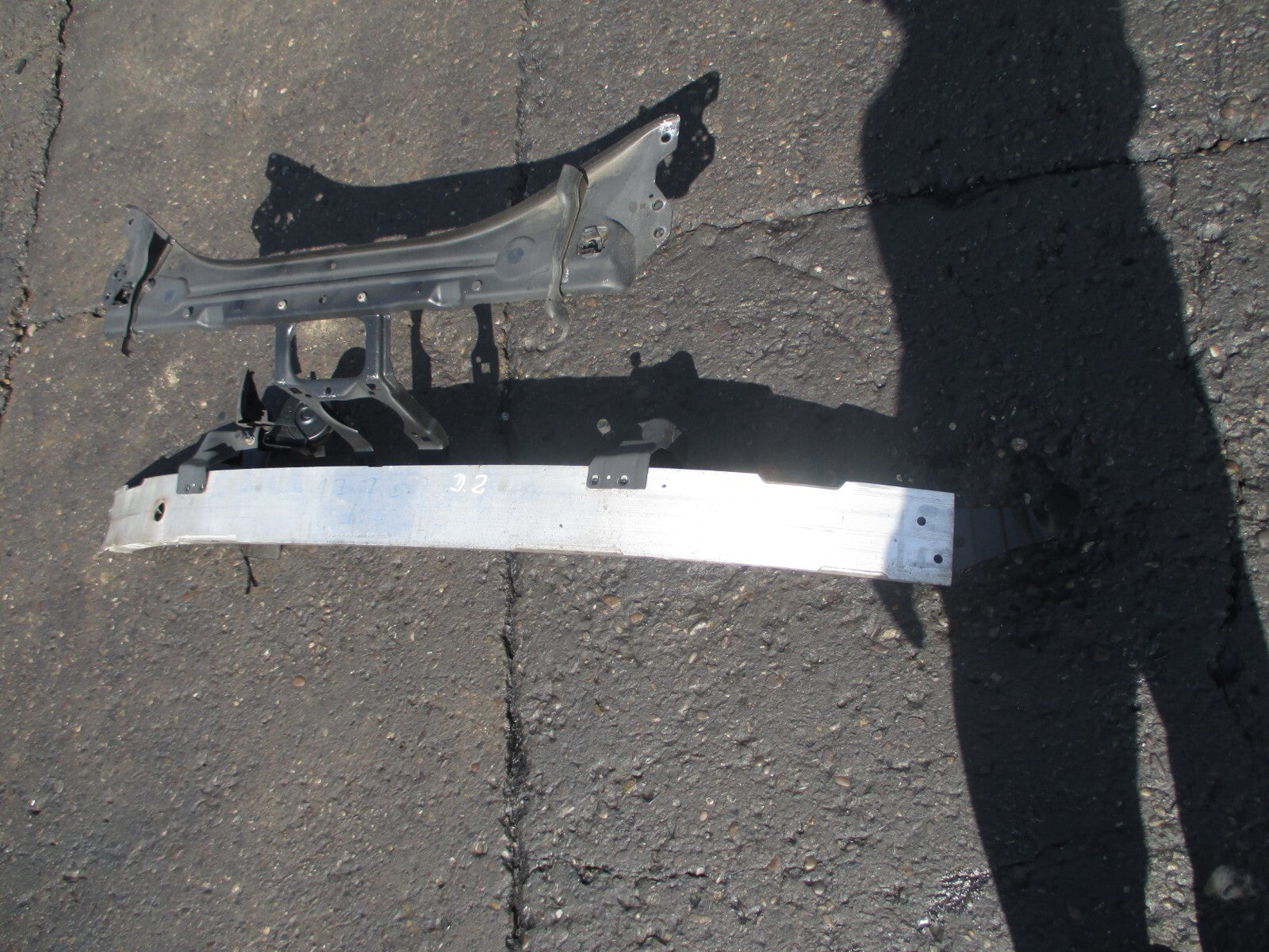 MERCEDES BENZ E CLASS W211 FRONT BUMPER BAR A2116261155
