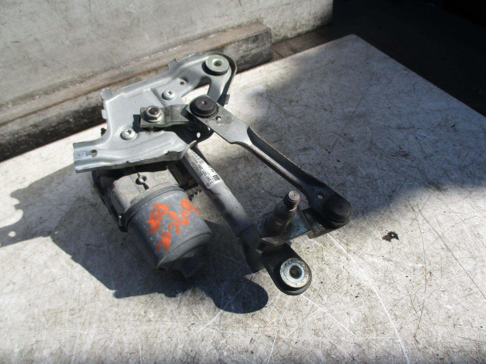 PEUGEOT 5008 2013 OSF DRIVER SIDE FRONT WIPER MOTOR LINKAGES 9671062380