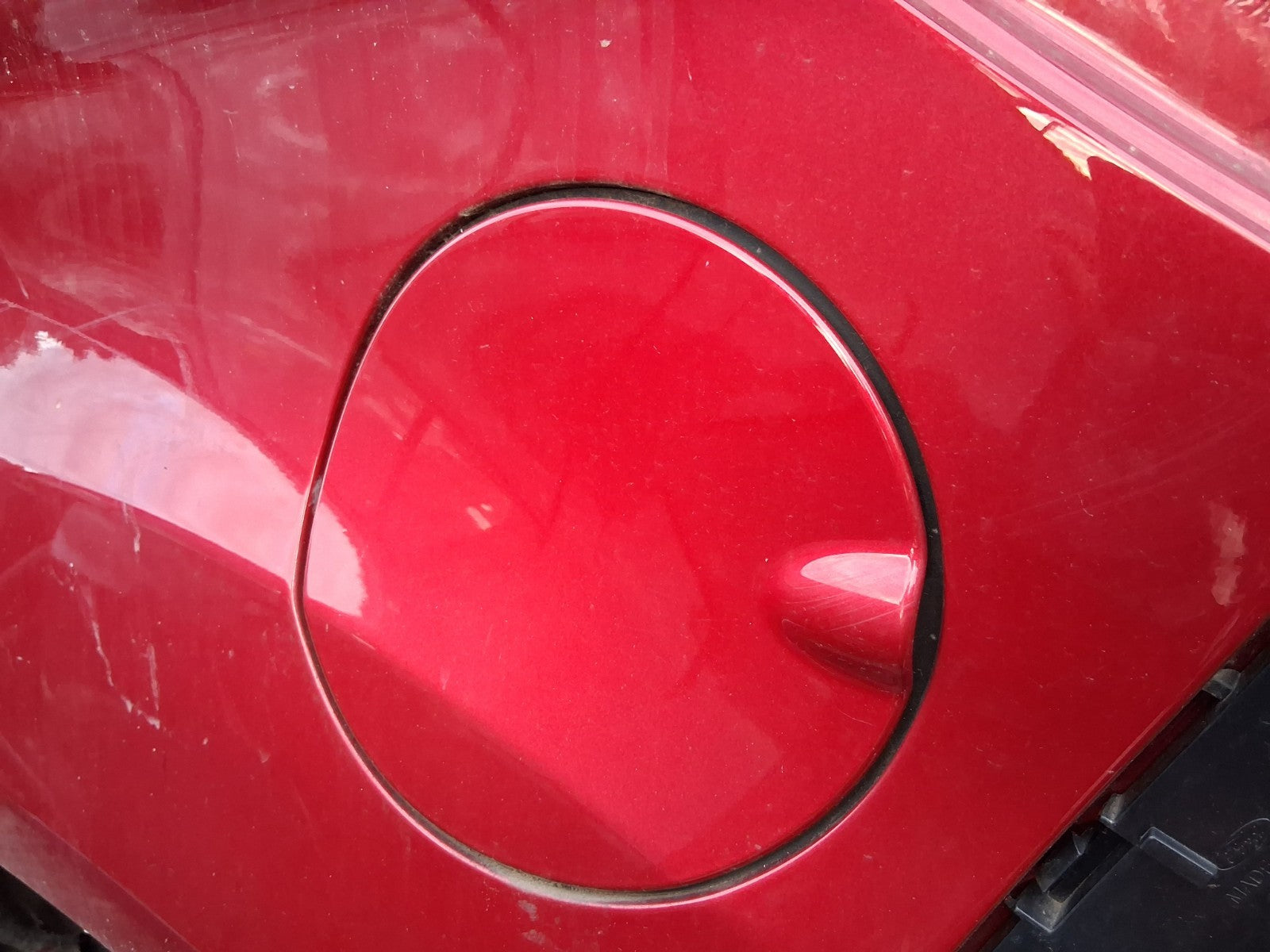 2021 FORD ECOSPORT MK2 FUEL FLAP LID COVER RED
