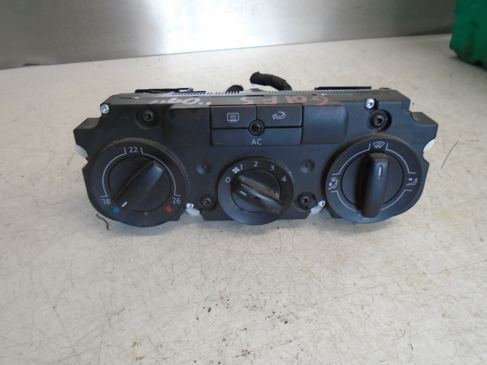VW VOLKSWAGEN GOLF MK5 2009 HEATER AC CLIMATE CONTROL SWITCH