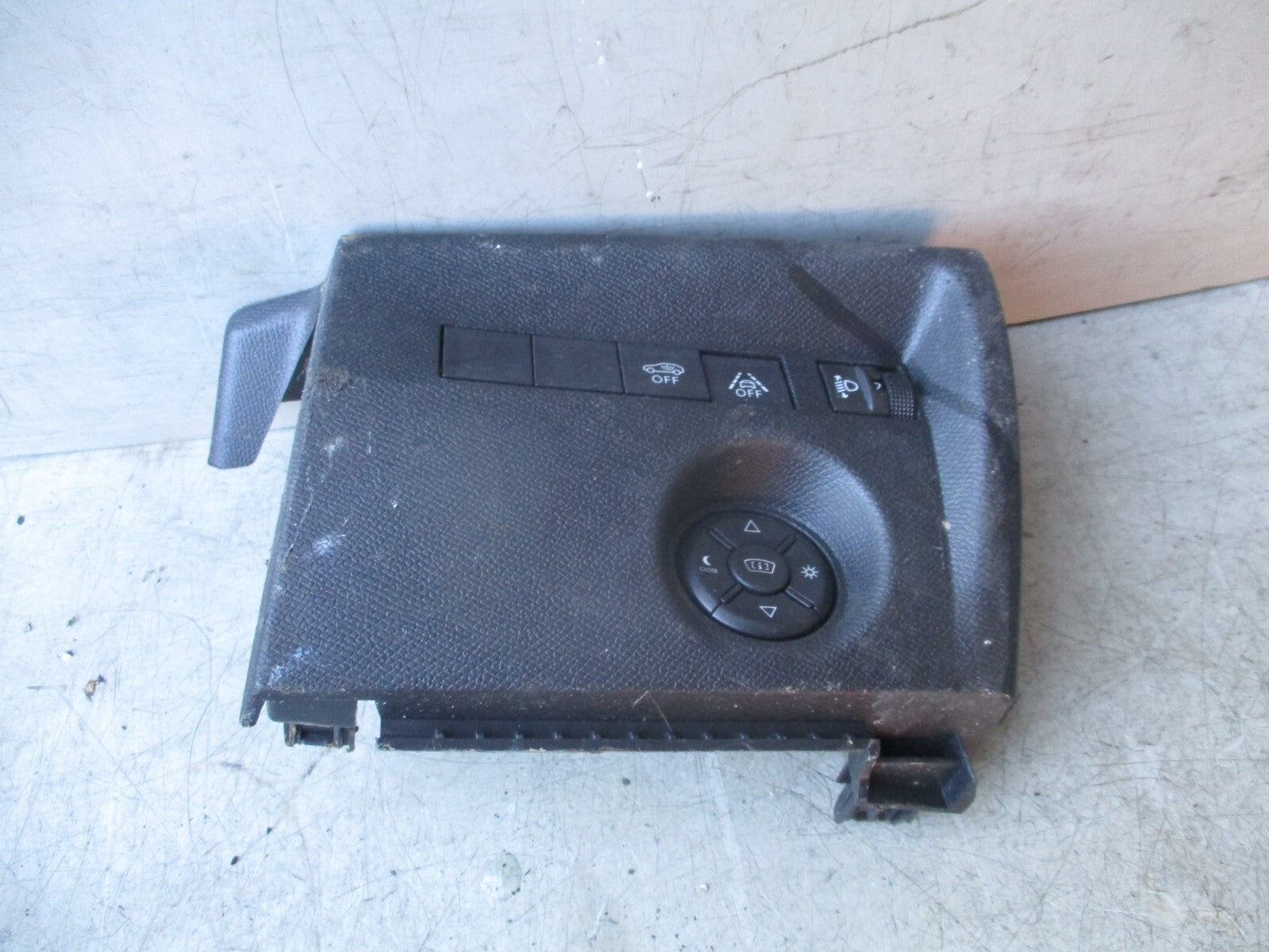 2021 CITROEN C4 MK3 DASHBOARD SWITCH TRIM 9831048280