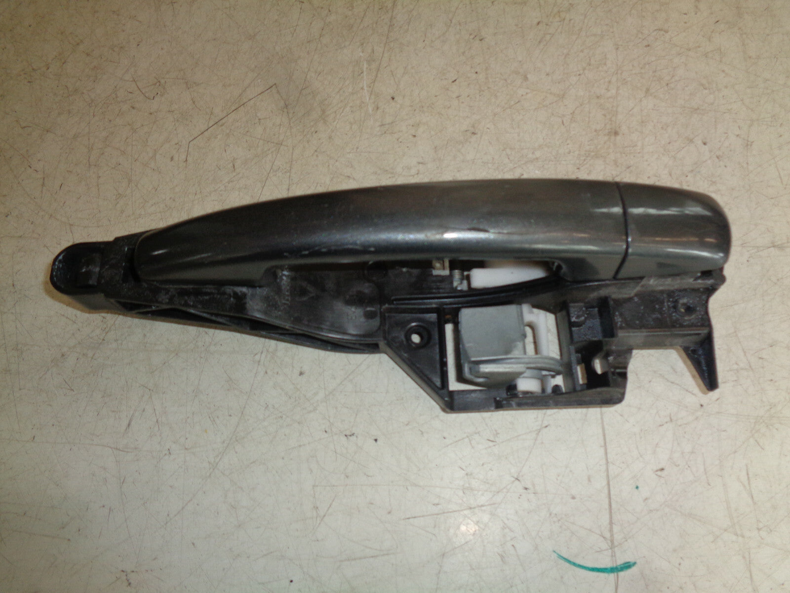 PEUGEOT 208 2014 OSR DRIVER SIDE REAR EXTERIOR DOOR HANDLE 9672961080