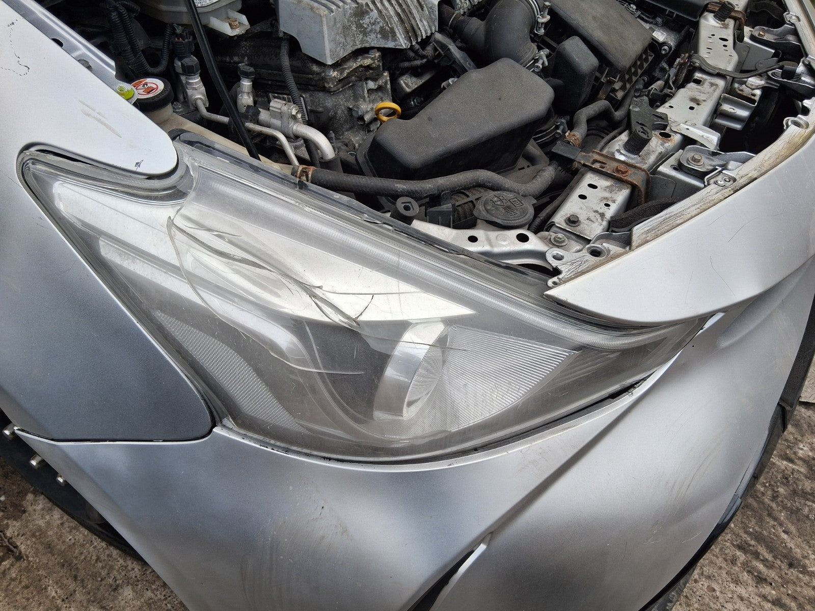 2018 TOYOTA PRIUS V PLUS XW40 OSF DRIVER SIDE FRONT RIGHT HEADLIGHT