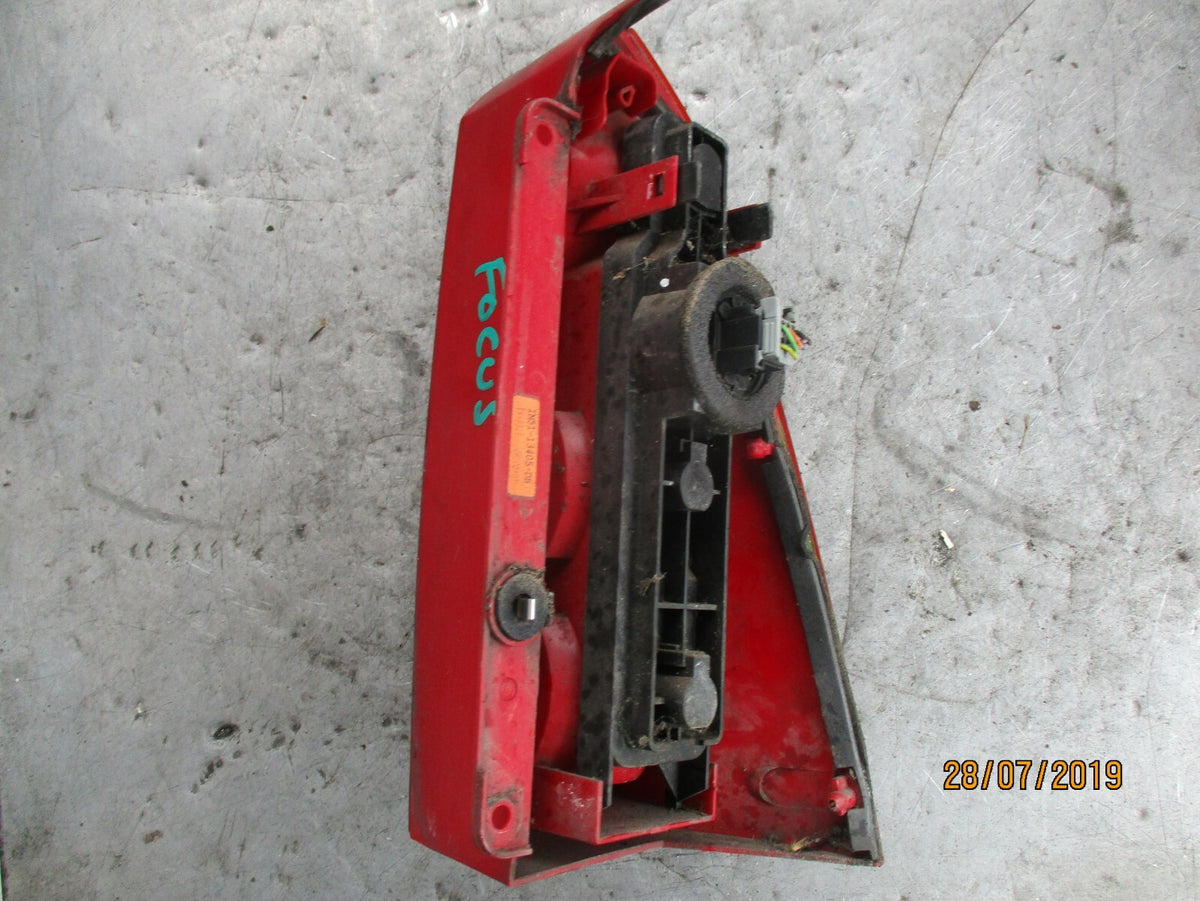 FORD FOCUS MK1 NSR PASSENGER SIDE REAR LIGHT REAR LEFT 1M5113405DB