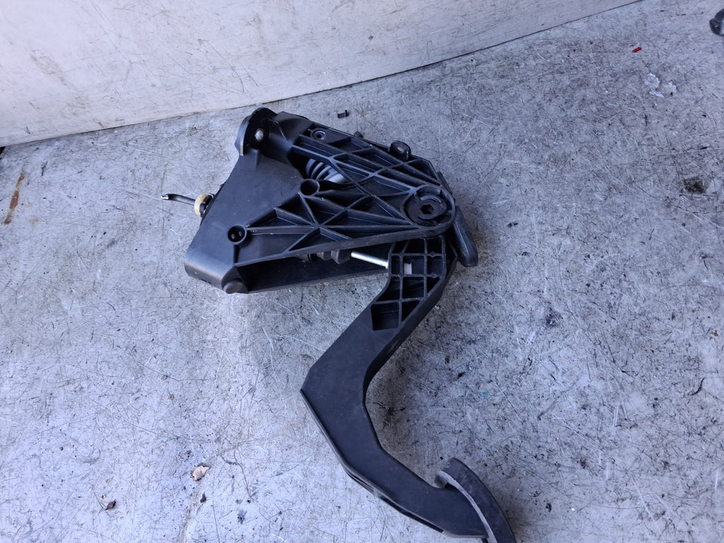 2023 MERCEDES BENZ SPRINTER W907 CLUTCH PEDAL A9072900000