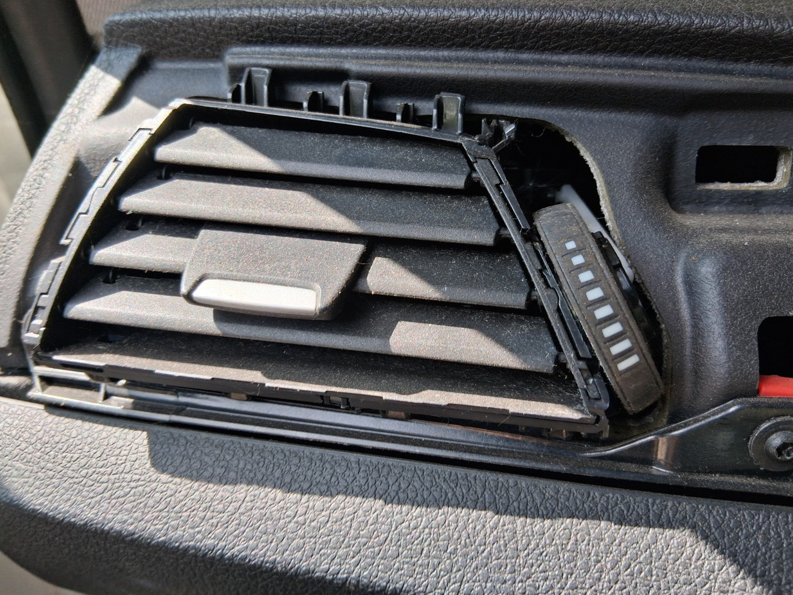 2014 BMW 1 SERIES F20 3 DOOR NSF PASSENGER SIDE FRONT LEFT AIR VENT