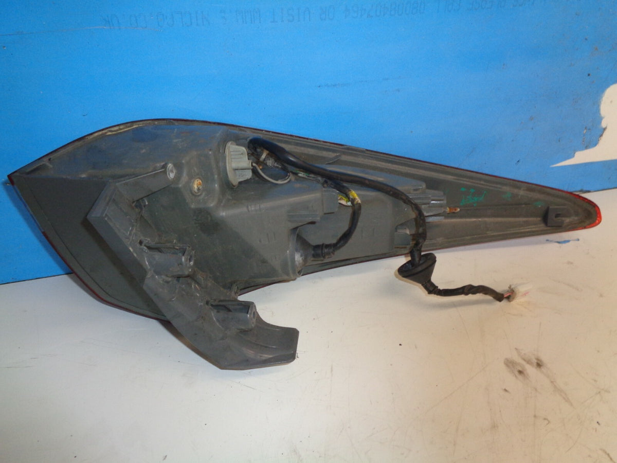 HYUNDAI i40 2012 ESTATE OS DRIVER SIDE REAR CORNER TAIL LIGHT 924023Z0