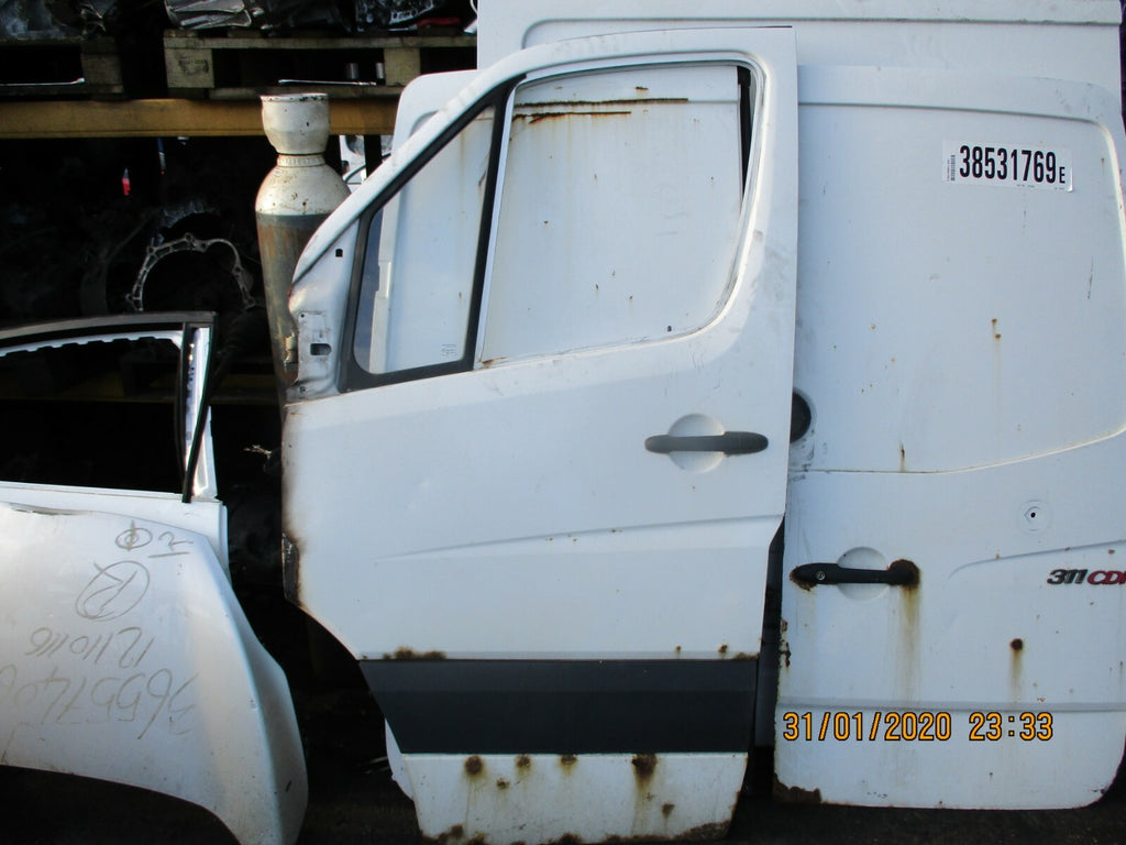MERCEDES SPRINTER W906 2014 MK2 NSF PASSENGER SIDE FRONT DOOR WHITE DAMAGED