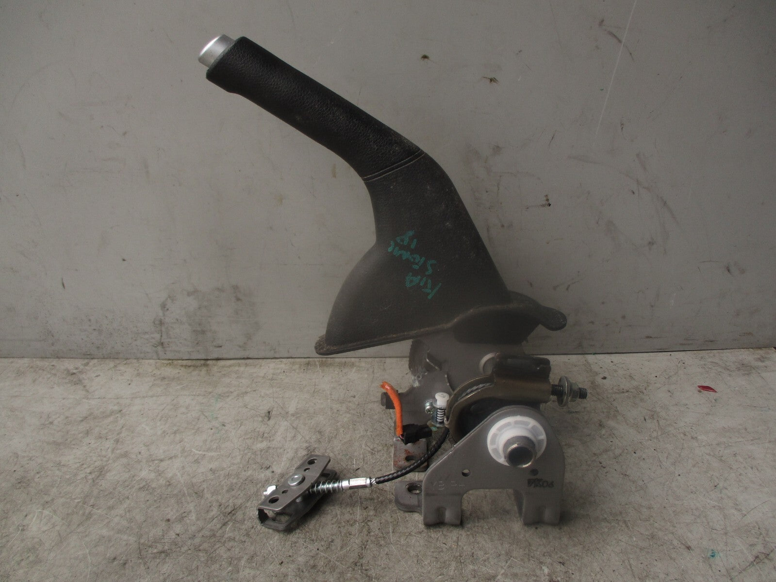 2018 KIA STONIC 1.0 PETROL PARKING BRAKE HANDBRAKE LEVER HANDLE