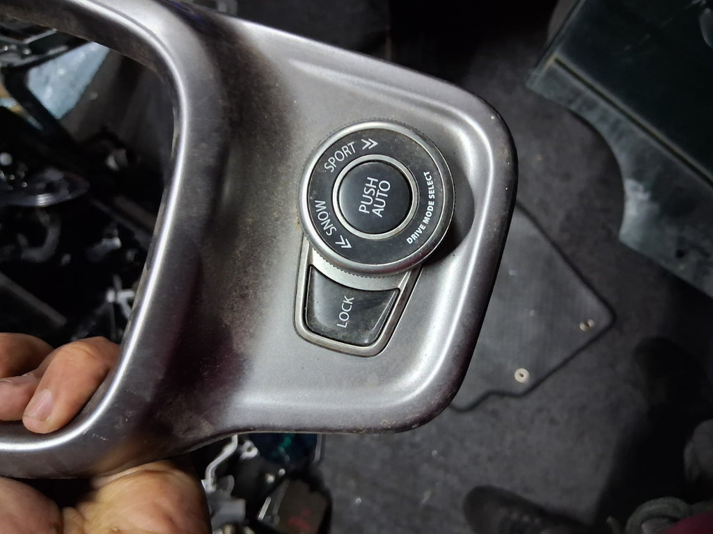 2022 SUZUKI VITARA MK4 GEAR STICK SURROUND TRIM COVER PUSH SWITCH BUTTON 75811
