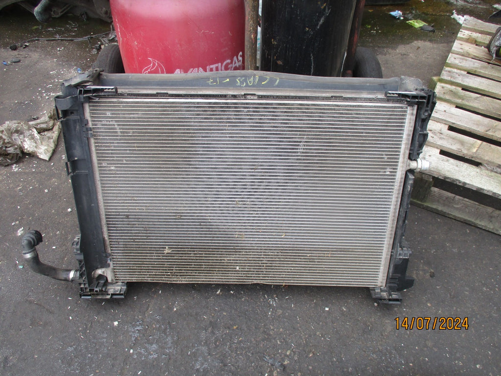 MERCEDES BENZ C CLASS W205 2017 2.1 DIESEL RADIATOR A0995002003 RP 41