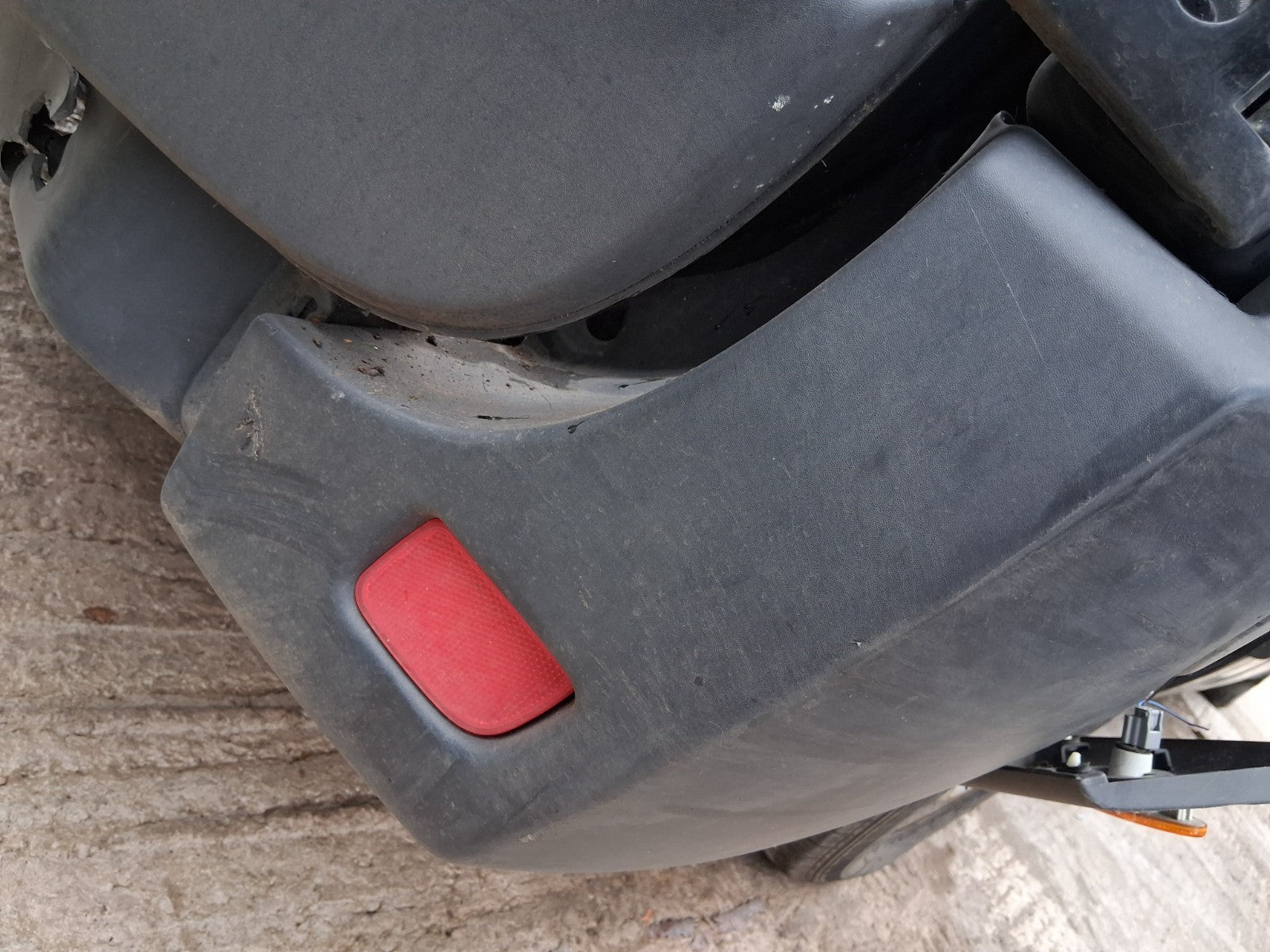 2021 NISSAN NV400 MK1 OSR DRIVER SIDE REAR RIGHT BUMPER CORNER BLACK