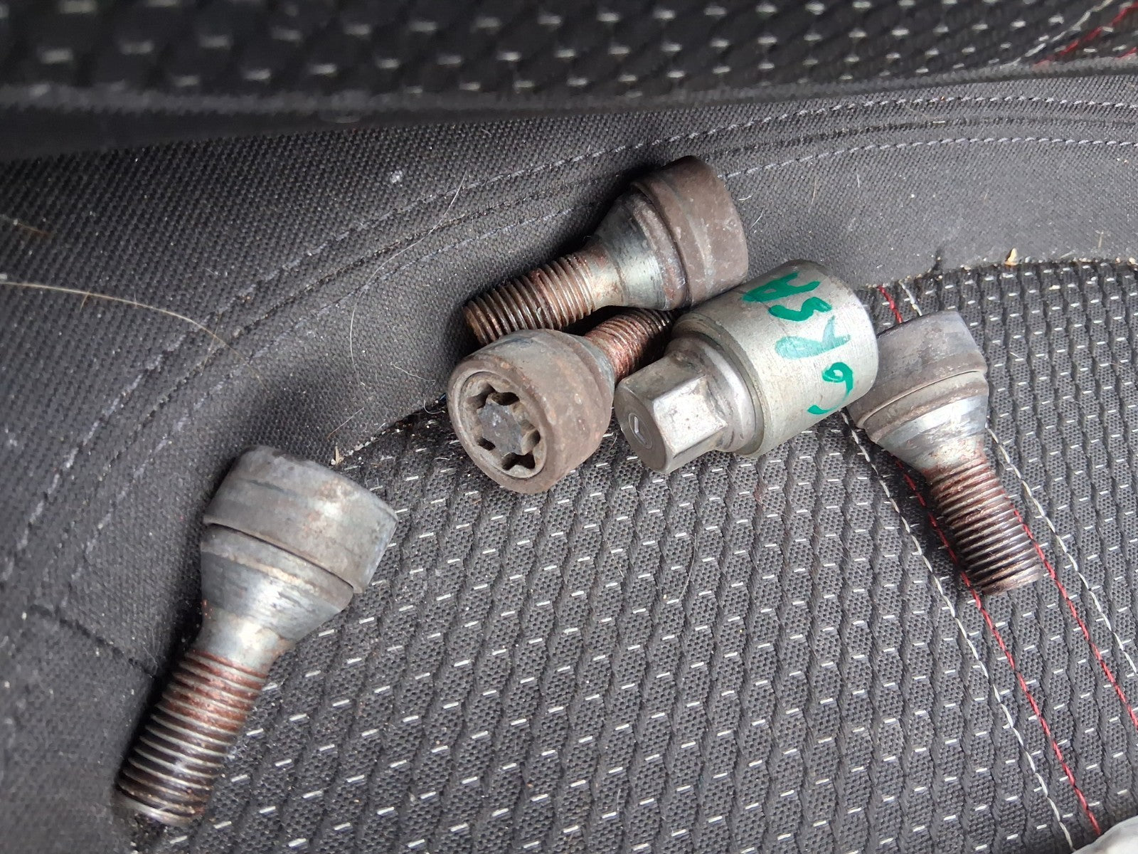 2019 VAUXHALL CORSA E LOCKING WHEEL NUT AND KEY