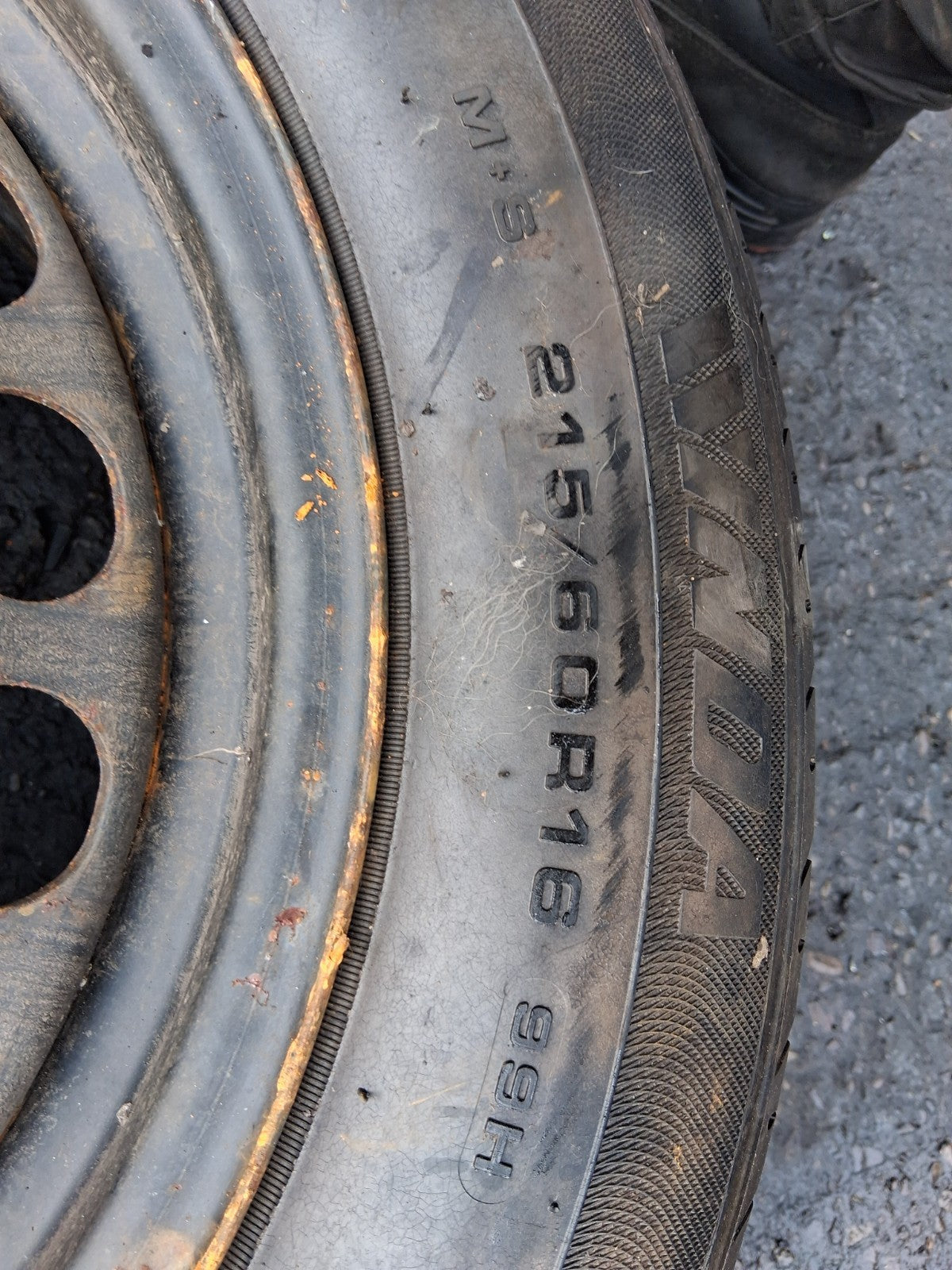 2018 VW VOLKSWAGEN PASSAT B8 16 INCH STEEL WHEEL WITH TYRE 215/60R16