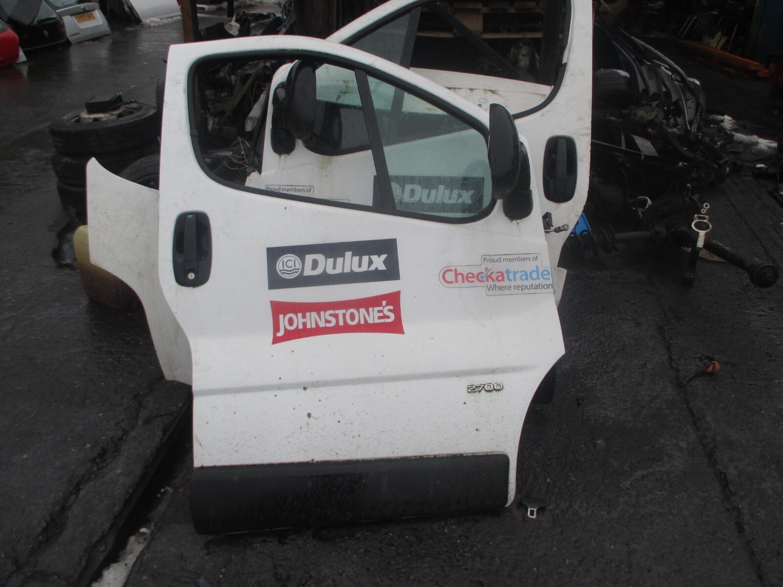 VAUXHALL VIVARO MK1 2002 OSF DRIVER SIDE FRONT DOOR WHITE