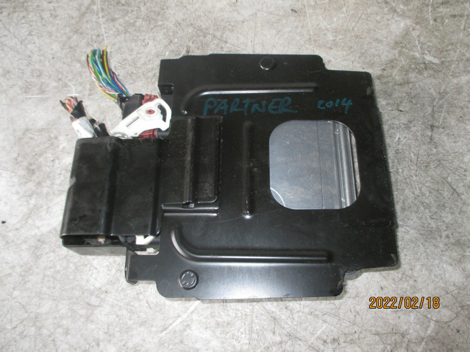PEUGEOT PARTNER 2014 1.6 DIESEL ENGINE CONTROL MODULE ECU 9807885980