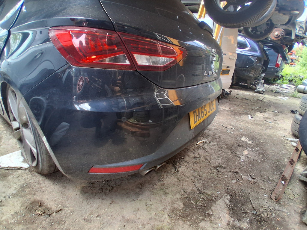 2015 SEAT LEON FR MK3 REAR COMPLETE BUMPER MIDNIGHT BLACK LY9T
