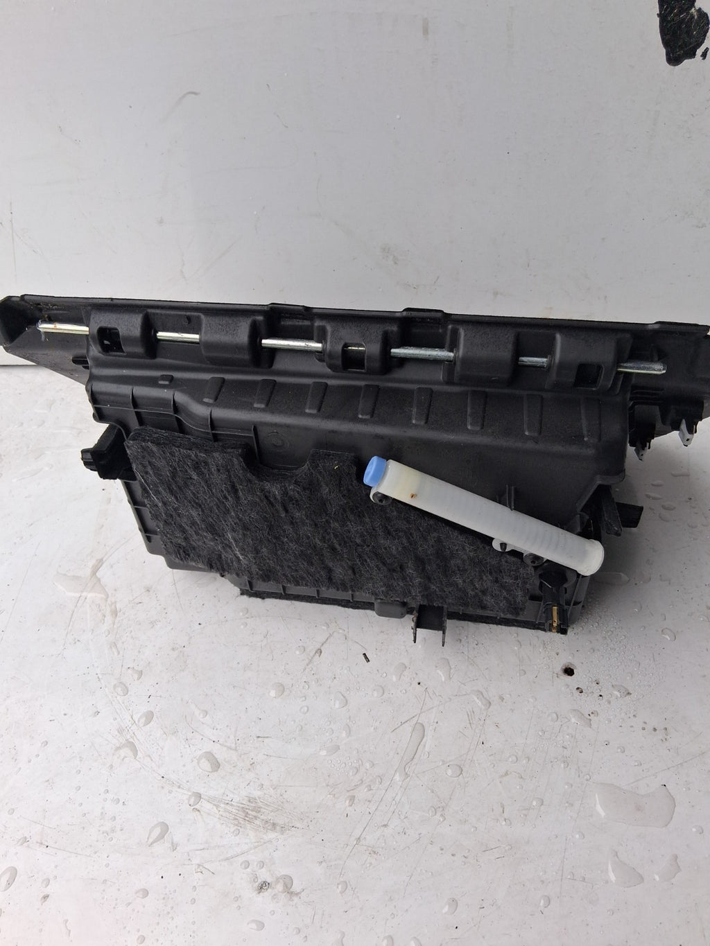 2022 ALFA ROMEO STELVIO NSF NEAR FRONT LEFT SIDE GLOVE BOX STORAGE 01561258610
