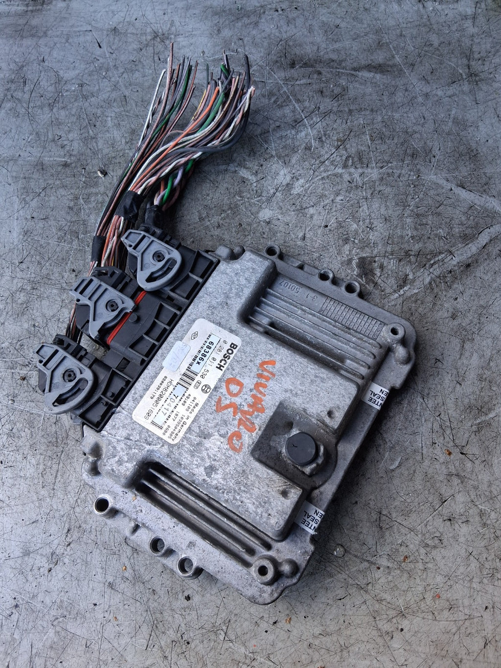 2005 VAUXHALL VIVARO ECU ENGINE CONTROL MODULE 8200391179