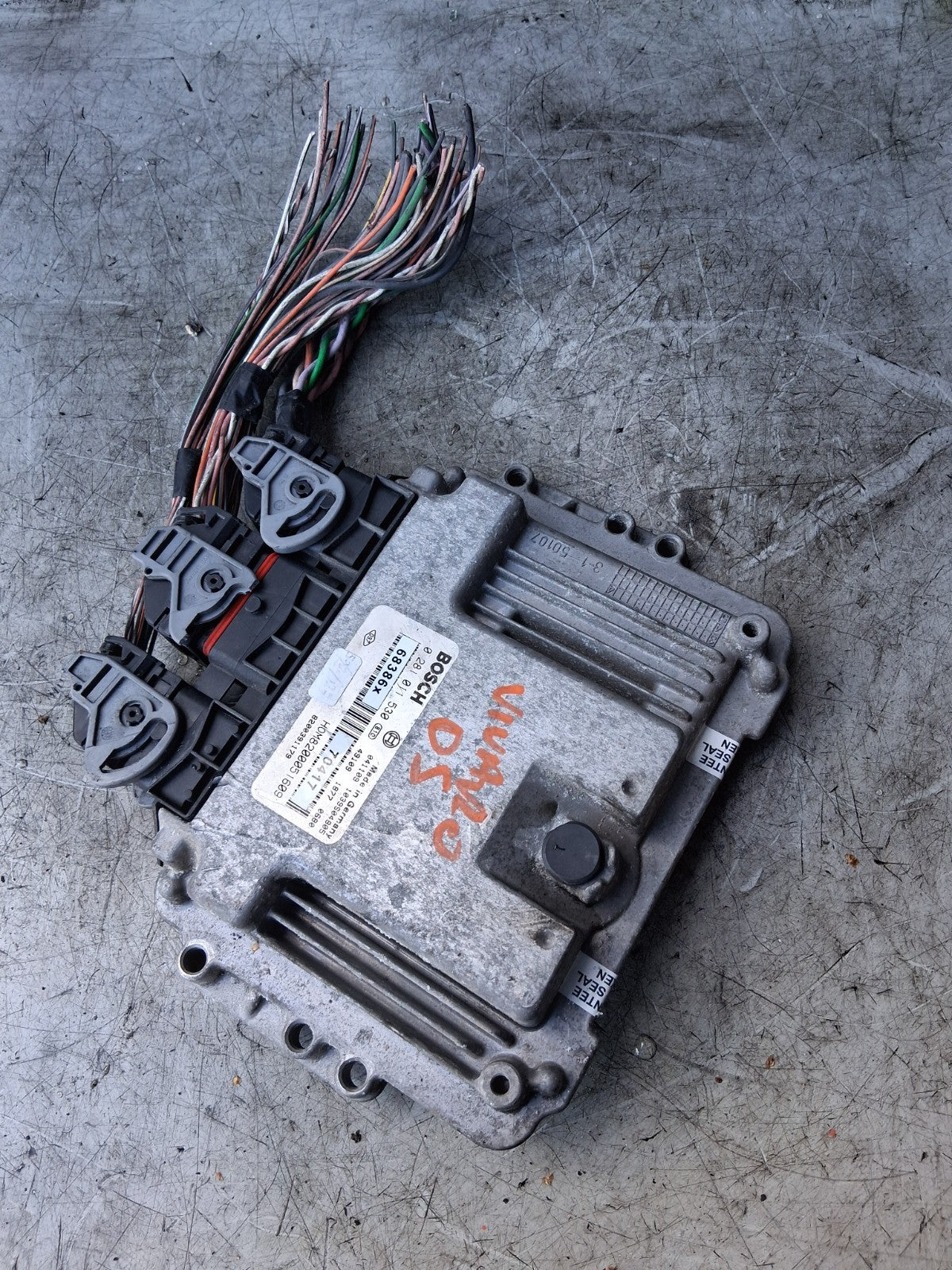 2005 VAUXHALL VIVARO ECU ENGINE CONTROL MODULE 8200391179