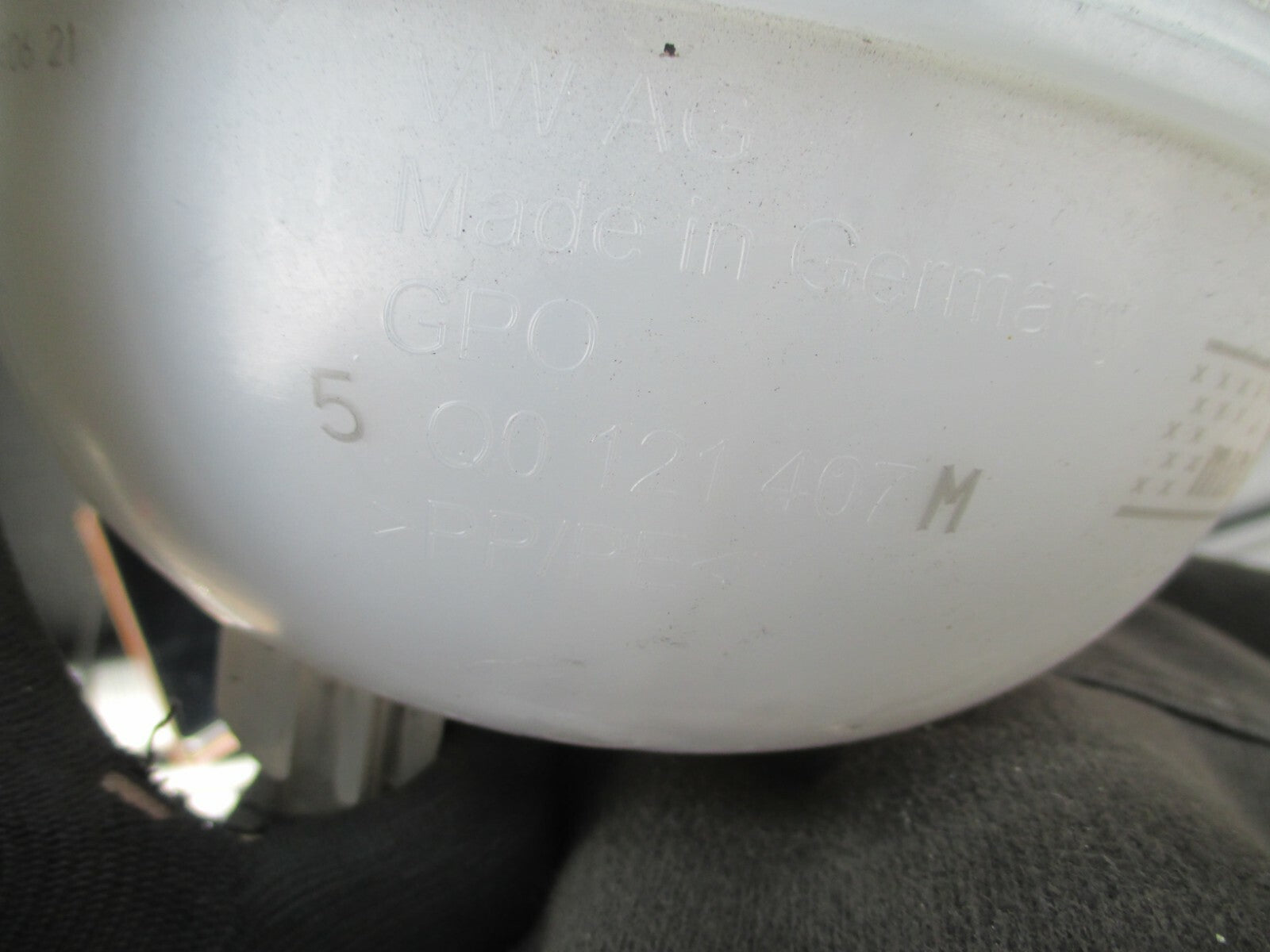 AUDI Q2 MK1 2020 1.0 PETROL TFSI EXPANSION TANK WATER COOLANT BOTTLE 5Q0121407M