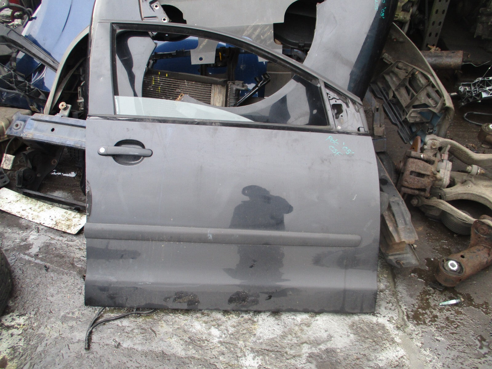 VW VOLKSWAGEN POLO MK4 2003 5 DOOR OSF DRIVER SIDE FRONT COMPLETE DOOR BLACK