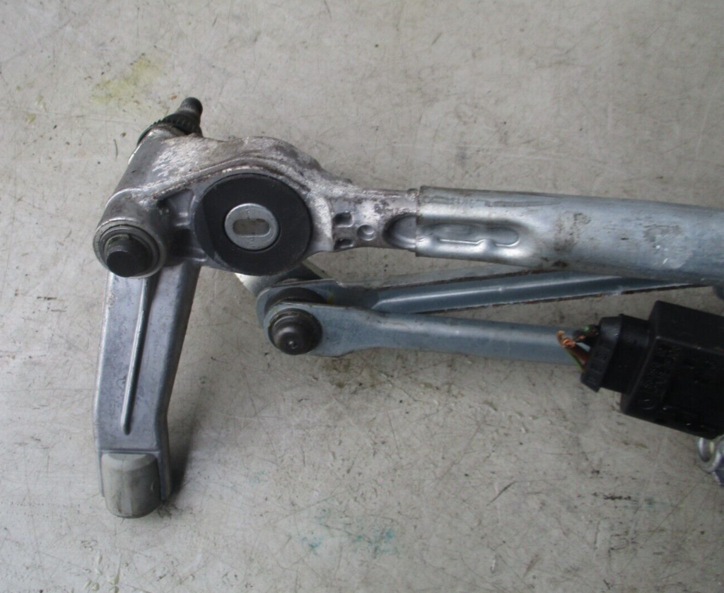 BMW 3 SERIES E90 2007 FRONT SIDE WIPER MOTOR LINKAGE 697864-01