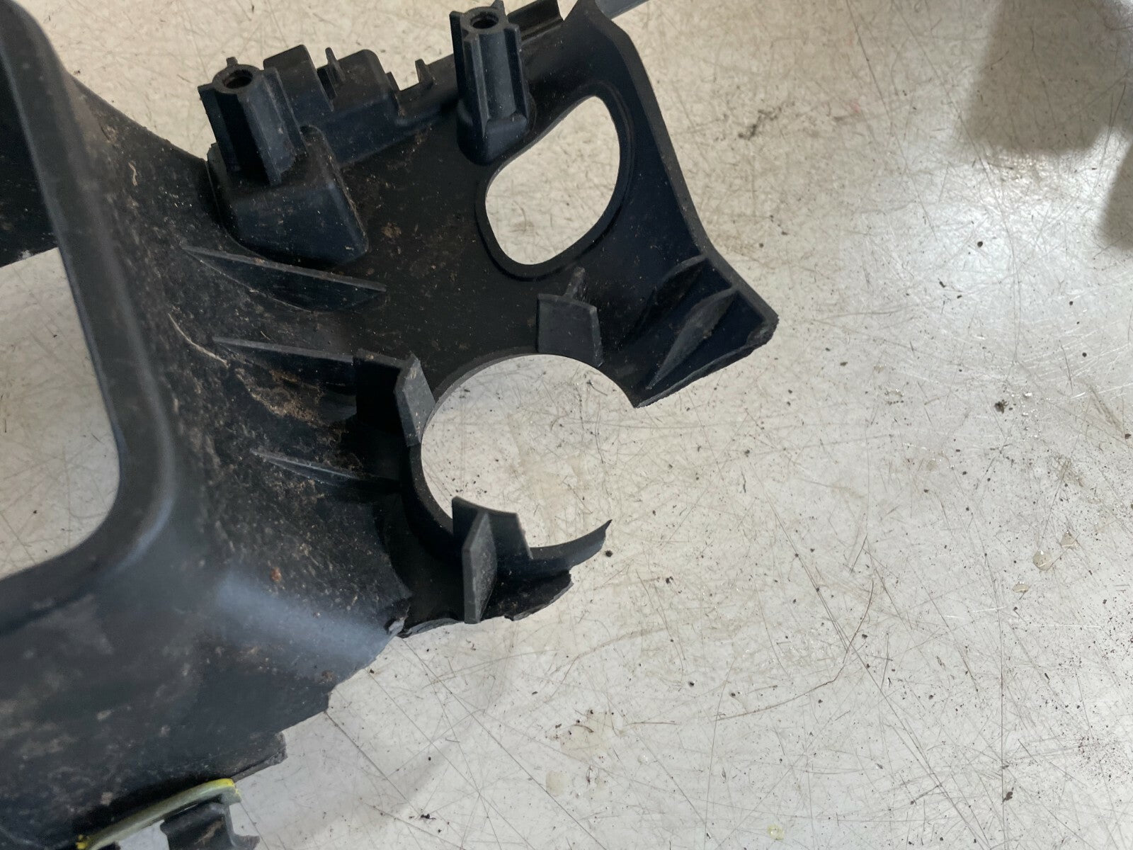 PORSCHE 2019 911 992 CARRERA 4S FRONT BRACKET MOULDING SUPPORT SPARES OR REPAIR