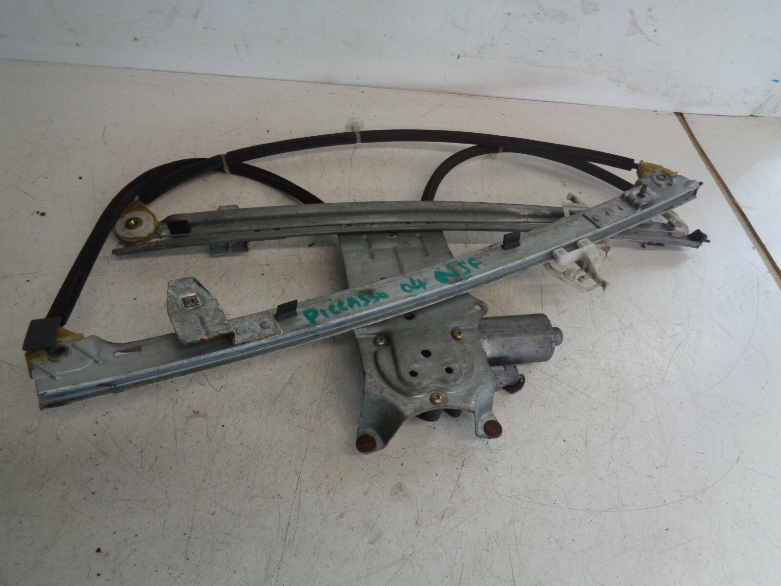 CITROEN XSARA PICASSO 2004 NSF PASSENGER SIDE FRONT WINDOW MOTOR REGULATOR