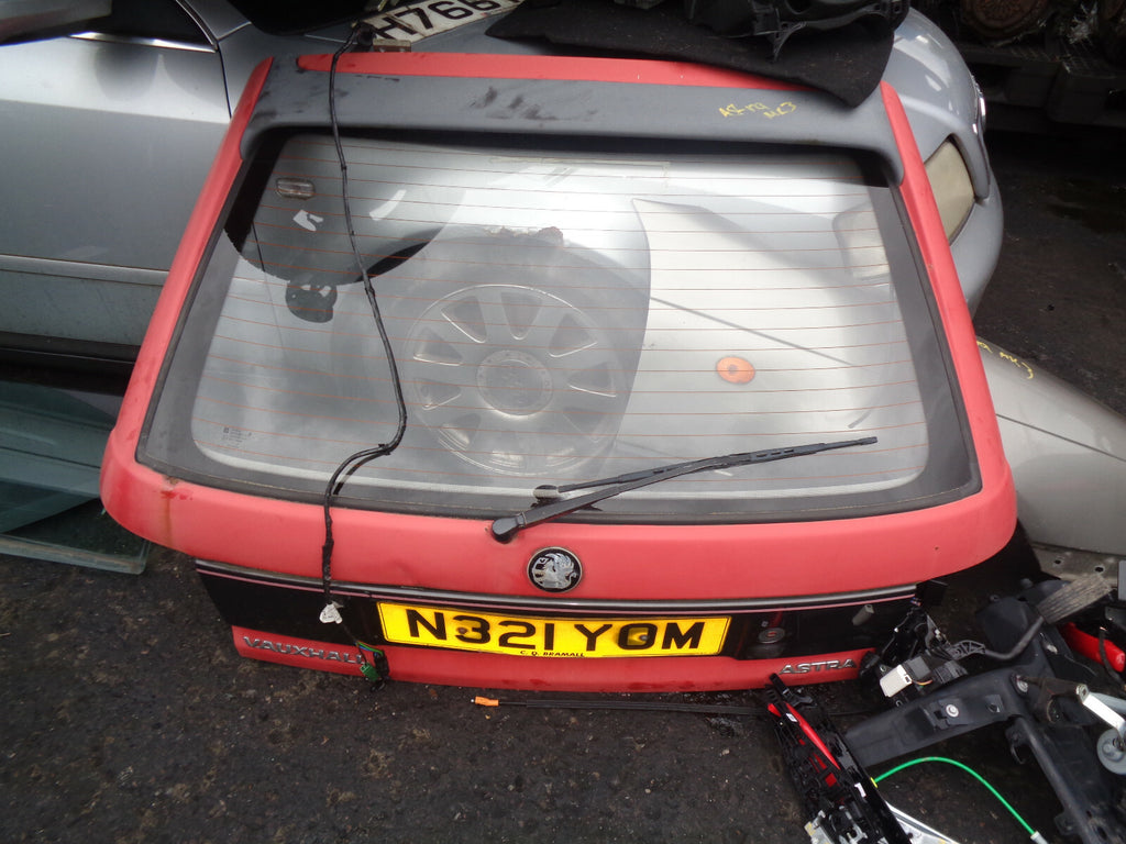 VAUXHALL ASTRA F MK3 1996 REAR COMPLETE BOOTLID TAILGATE SILVER RED