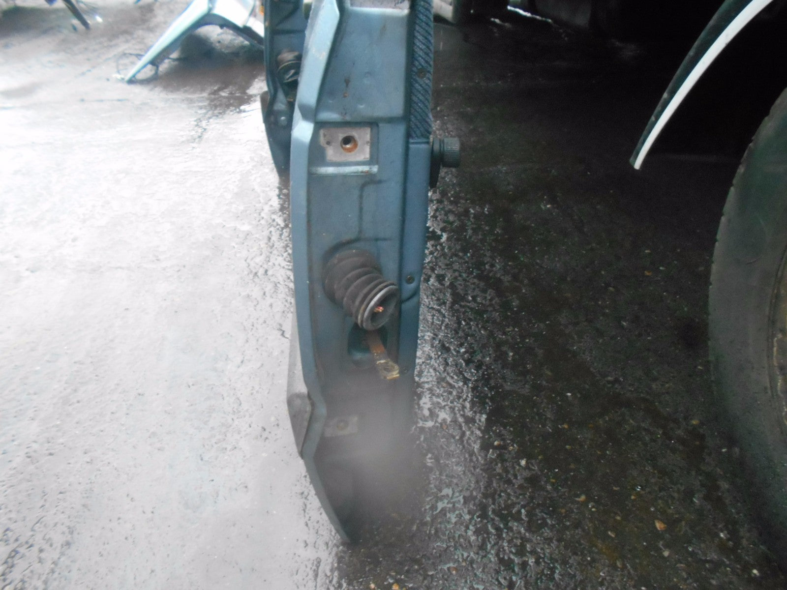 VOLKSWAGEN VW PASSAT B3 (MK3) 1990 OSR DRIVER SIDE REAR COMPLETE DOOR BLUE