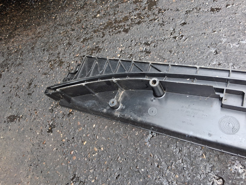 2020 MERCEDES BENZ SPRINTER NS PASSENGER SIDE SLIDING DOOR STEP TRIM A9106860500