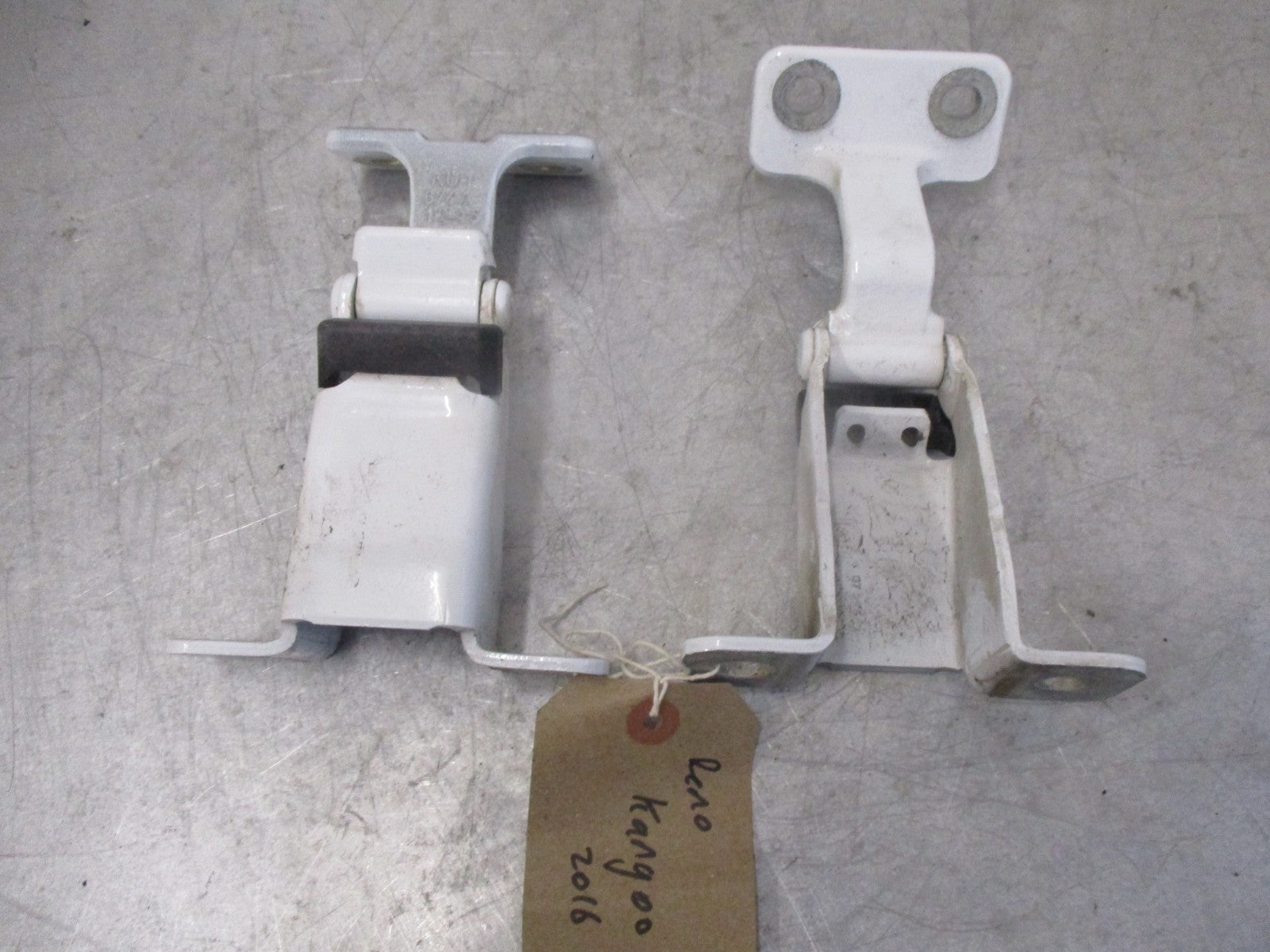 RENAULT KANGOO 2 2016 VAN DRIVER OR PASSENGER SIDE REAR HINGE UPPER & LOWER SET