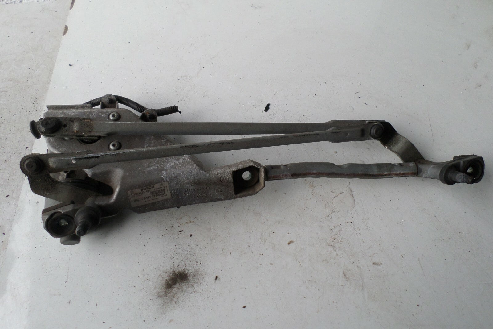 FORD FIESTA MK7 08-16 FRONT WINDSCREEN WIPER MOTOR AND LINKAGE 8A6117B571BB