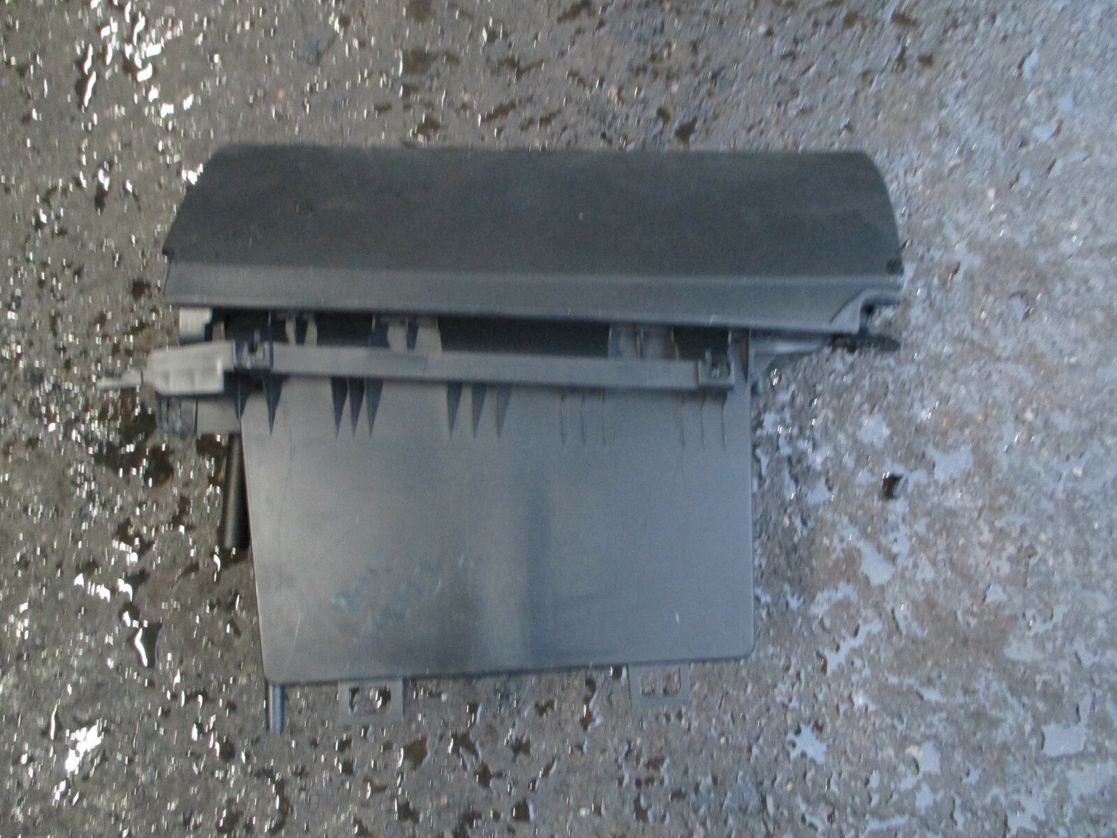 MERCEDES BENZ A CLASS W169 2006 NS PASSENGER SIDE GLOVEBOX COMPARTMENT