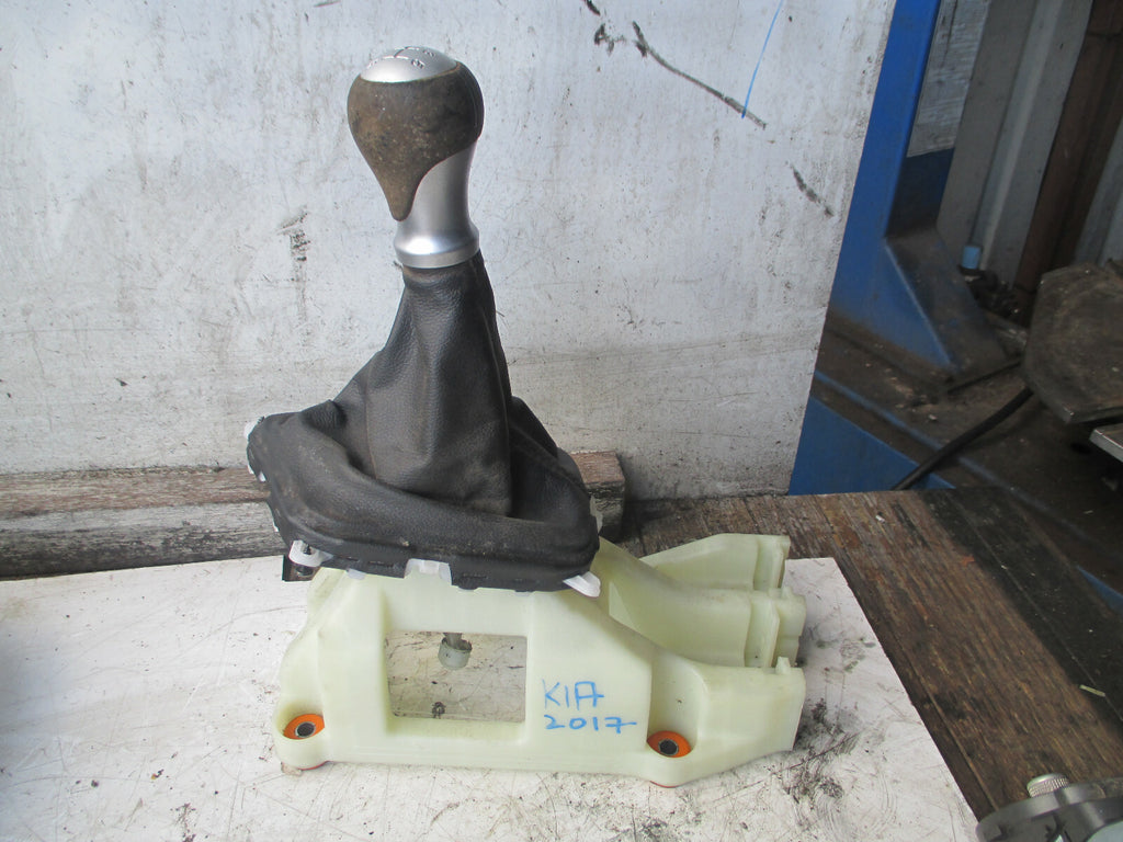 KIA PICANTO 2017 MK2 5 SPEED MANUAL GEAR SELECTOR LEVER