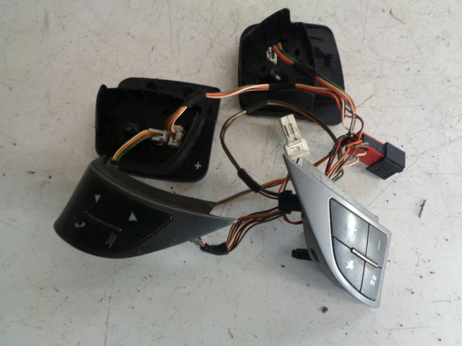 FIAT PUNTO 1.9 STEERING MULTI FUNCTION CONTROL BOTTONS WITH STEERING PEDDLES