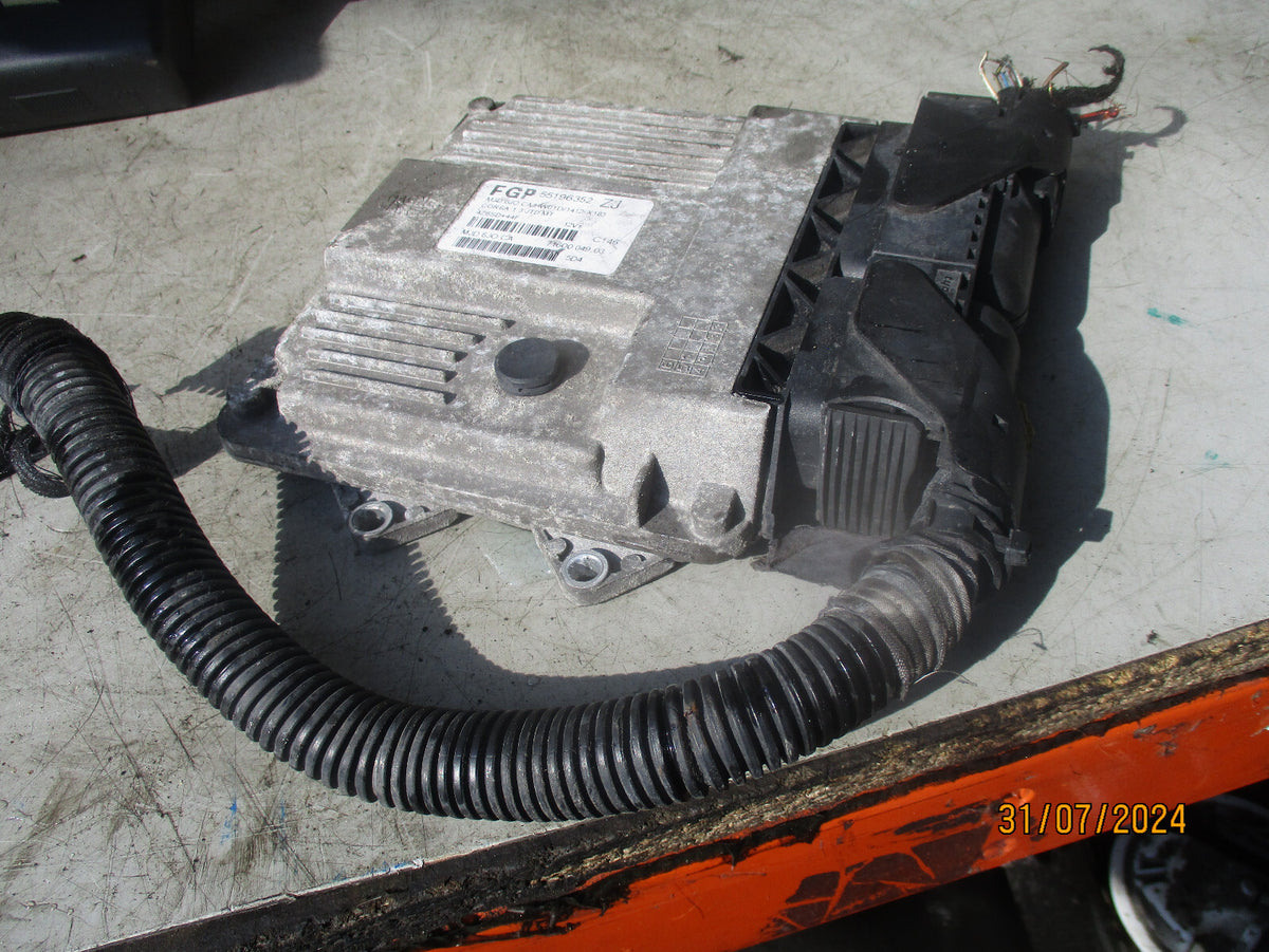 2005 VAUXHALL CORSA C 1.3CDTI  ENGINE CONTROL UNIT 55196352ZJ