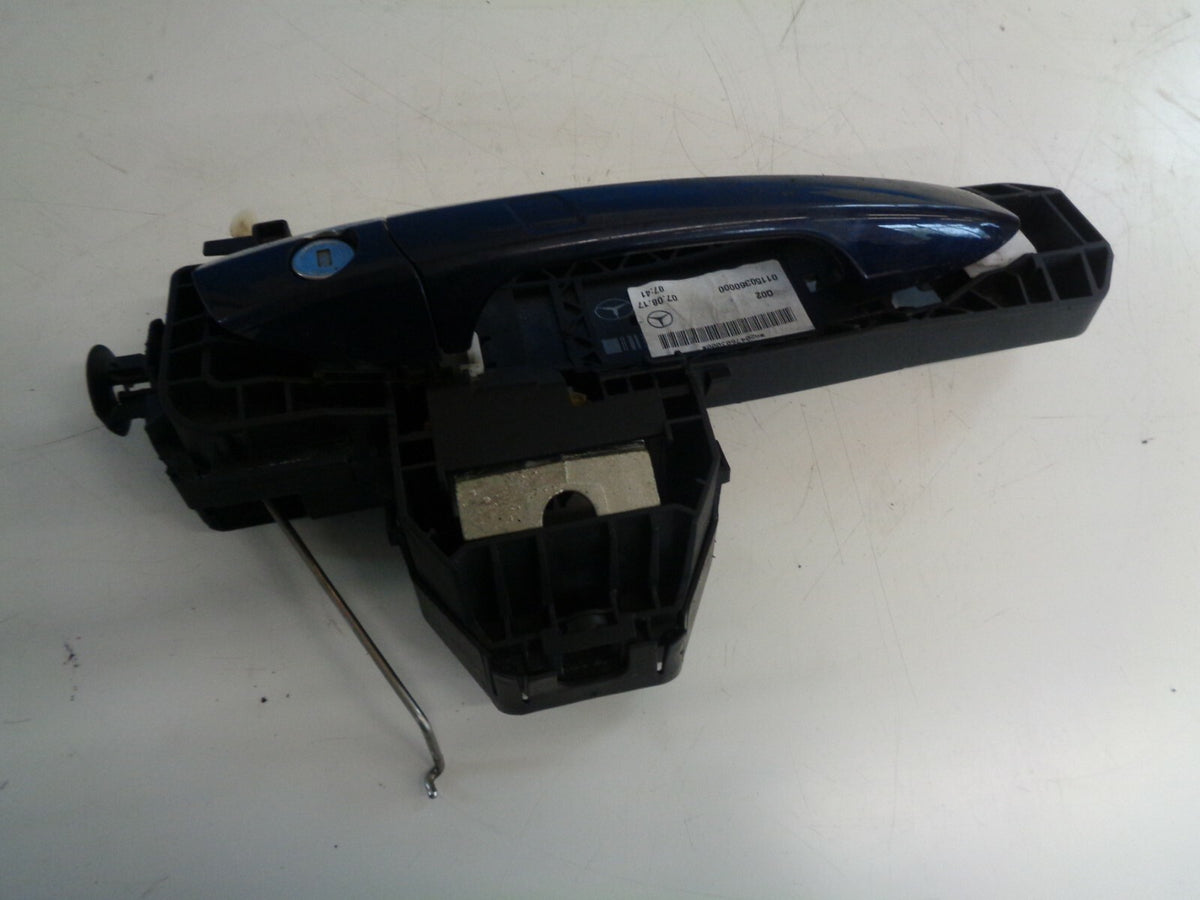 MERCEDES BENZ A-CLASS 2018 W176 A200D AMG DRIVER SIDE EXTERIOR DOOR HANDLE