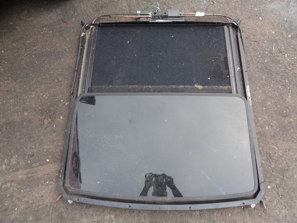 LINCOLN TOWN CAR LIMOUSINE COMPLETE SUN ROOF ASSEMBLY