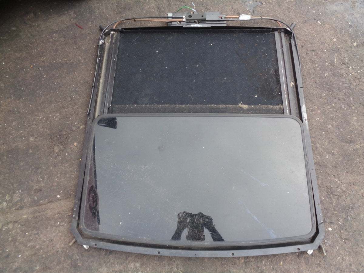 LINCOLN TOWN CAR LIMOUSINE COMPLETE SUN ROOF ASSEMBLY