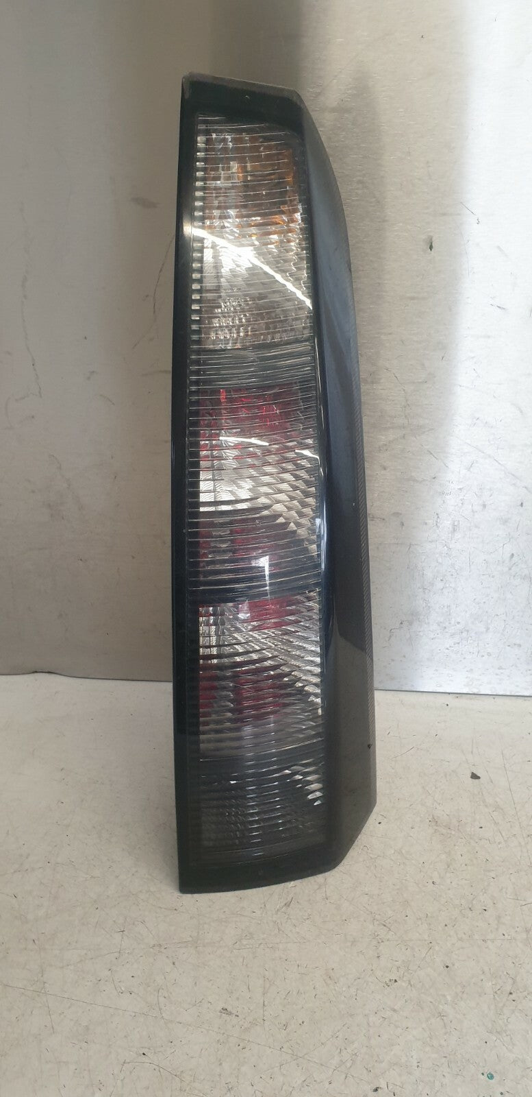 VAUXHALL MERIVA A MK1 BLACK SMOKED OSR DRIVER SIDE REAR LIGHT LAMP