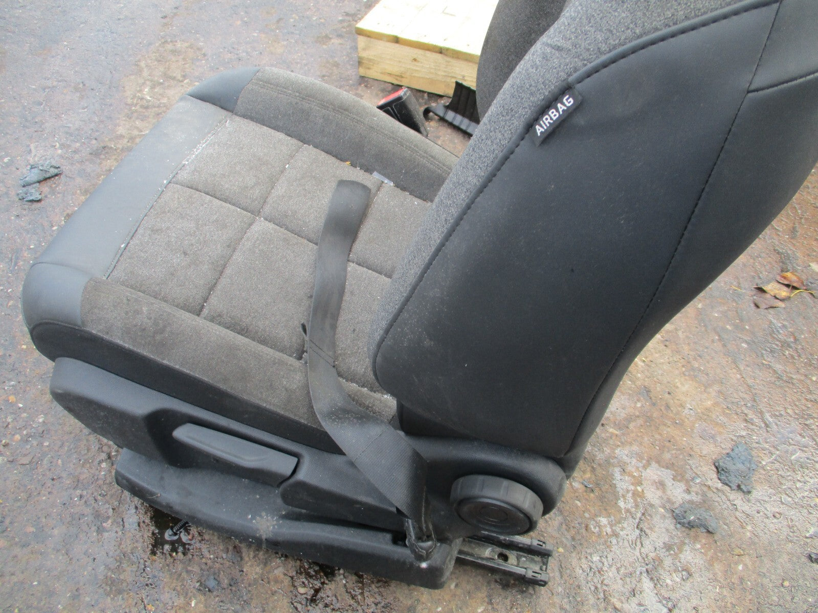 2020 CITROEN C5 AIRCROSS NSF PASSENGER SIDE FRONT COMPLETE SEAT HALF LEATHER