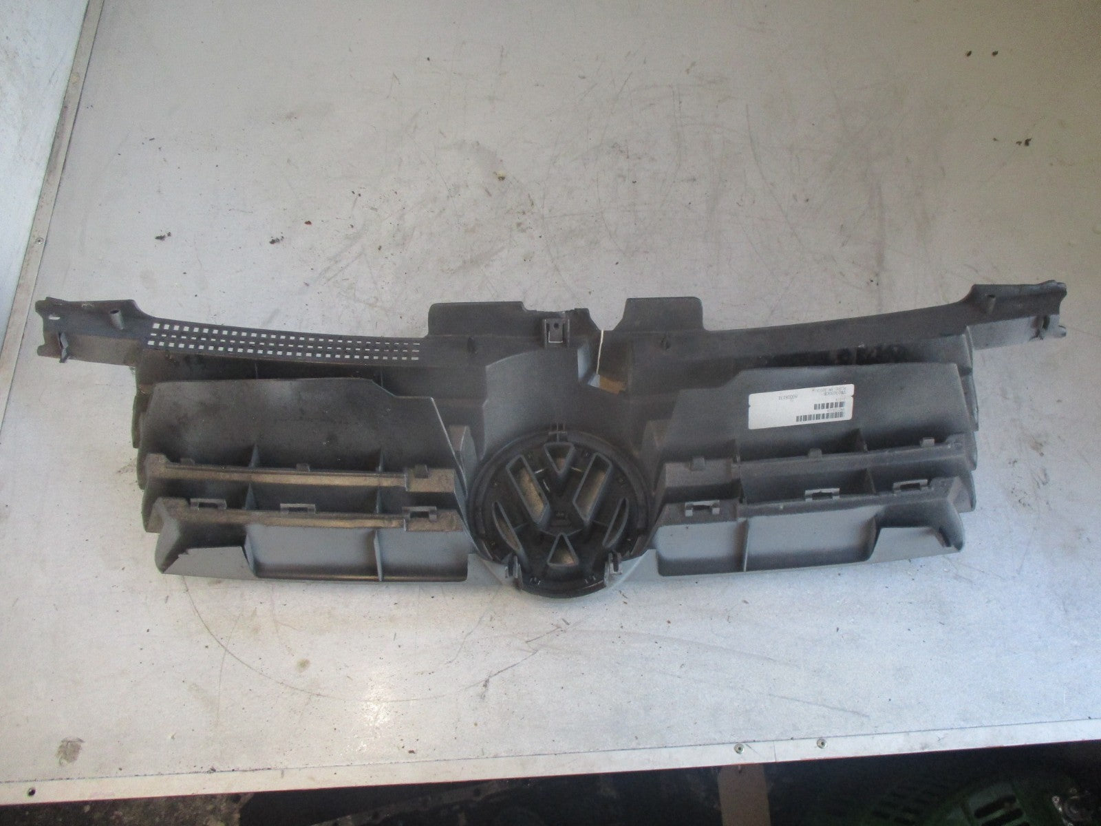 VW VOLKSWAGEN BORA 2003 FRONT BUMPER AIR INTAKE GRILL REFLEX SILVER 1J5853601A