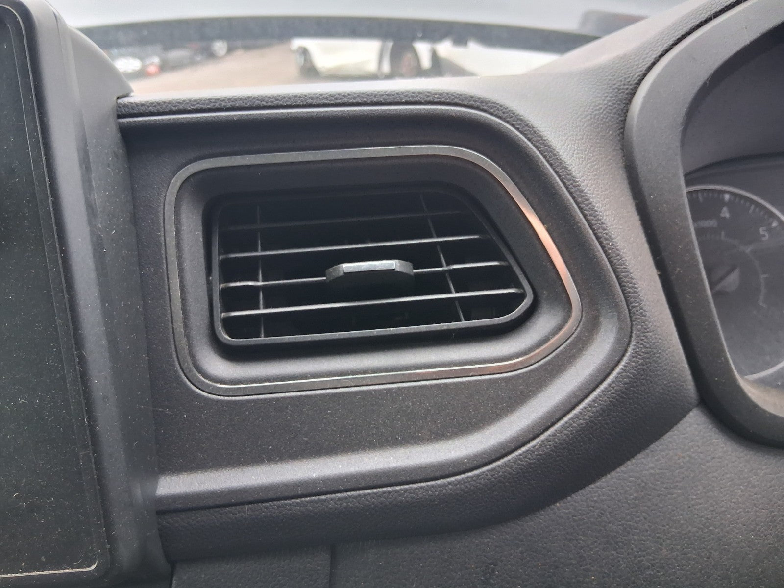 2021 NISSAN NV400 MK1 FRONT DASHBOARD CENTRE BOTH AIR VENTS