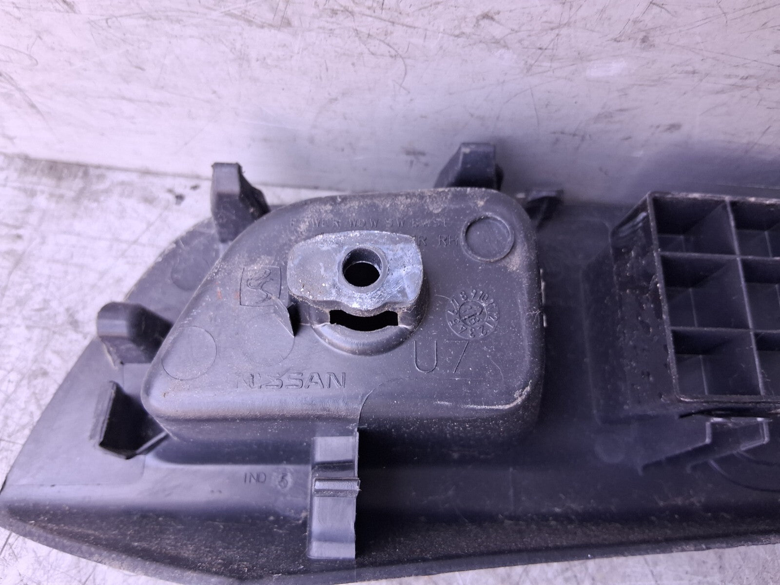 2019 NISSAN MICRA K14 OSF DRIVER SIDE RIGHT WINDOW CONTROL SWITCH 255705RA0A