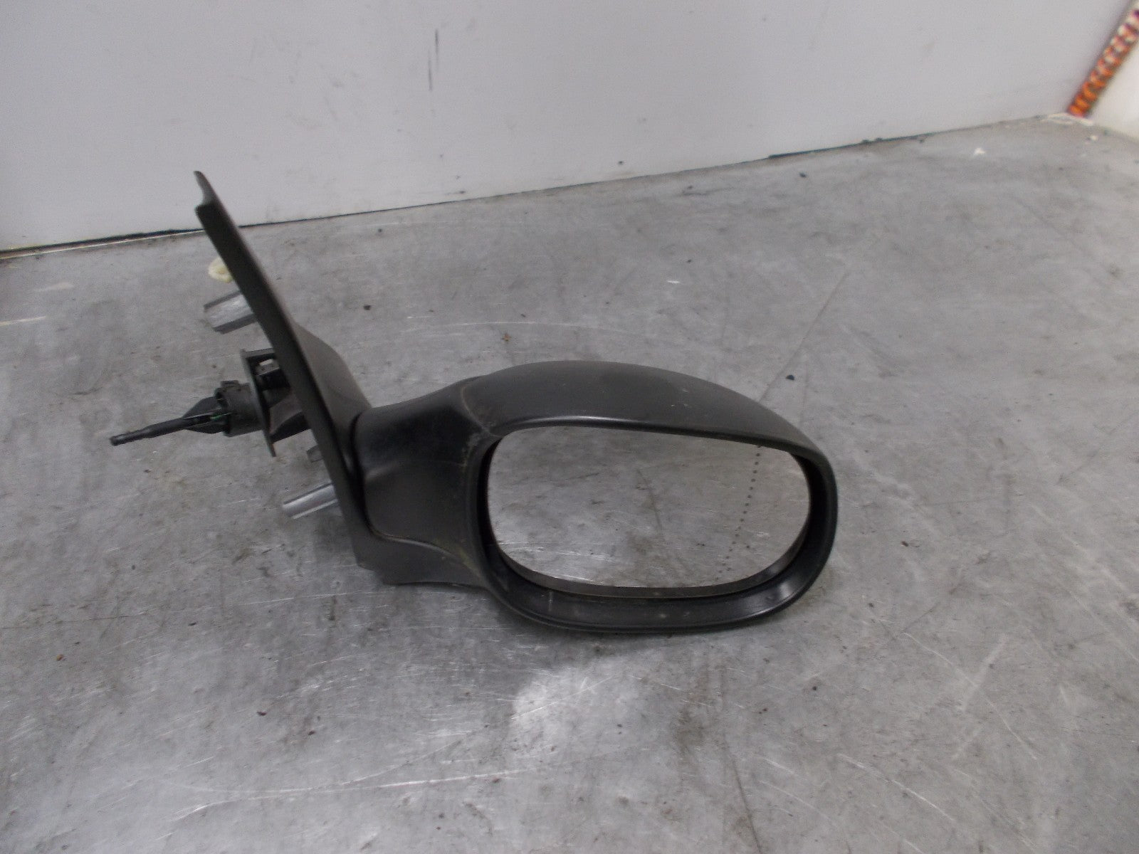 PEUGEOT 206 OS/ DRIVER SIDE MANUAL WING MIRROR BLACK CP5015000